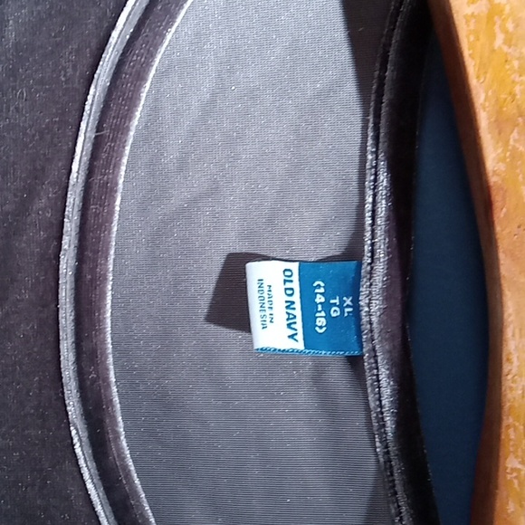 Velvet puff sleeve cropped top - Picture 2 of 4